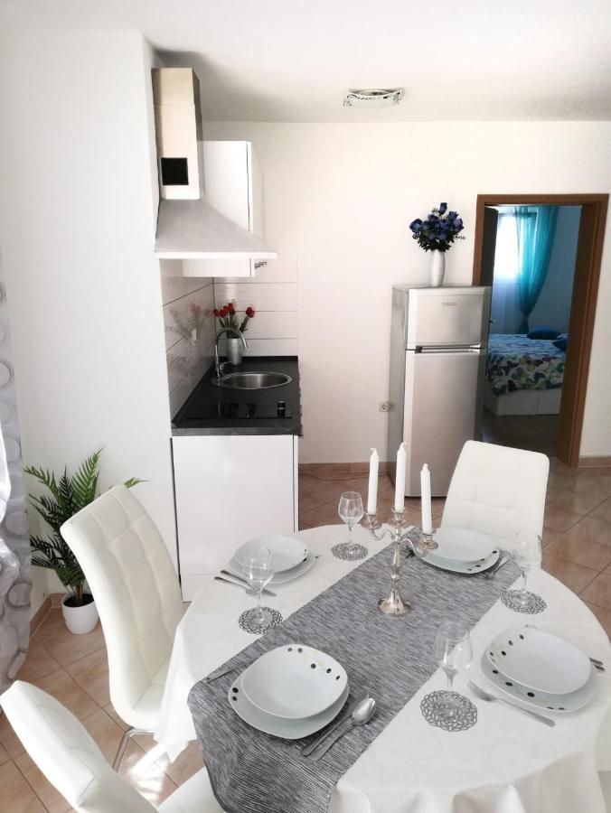 Apartment Toni With Private Parking 자다르 외부 사진