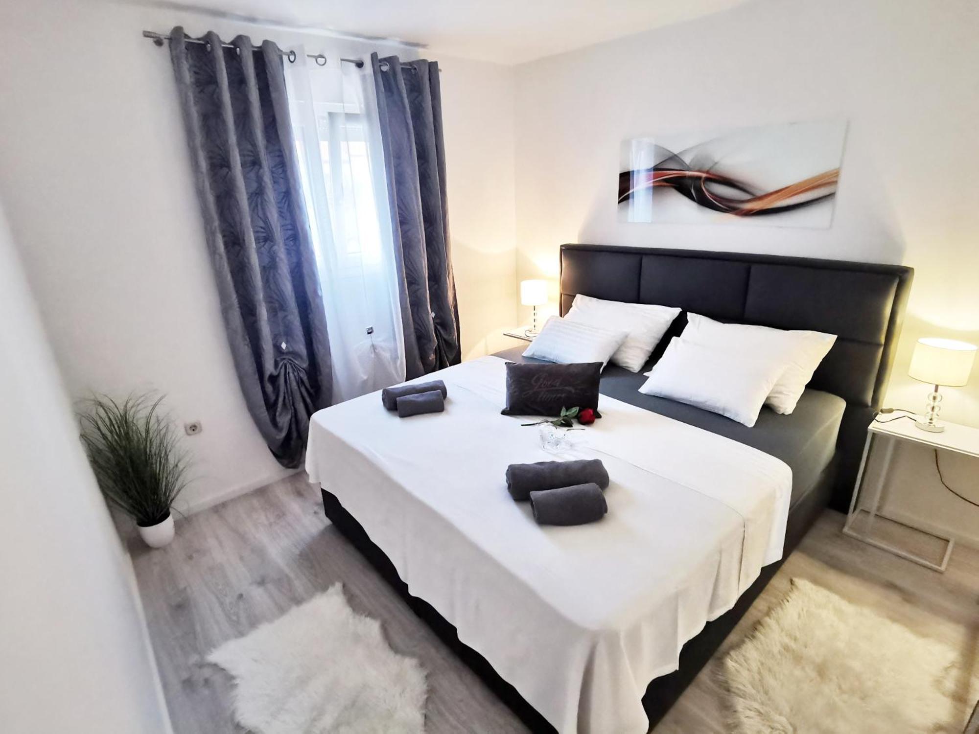 Apartment Toni With Private Parking 자다르 외부 사진